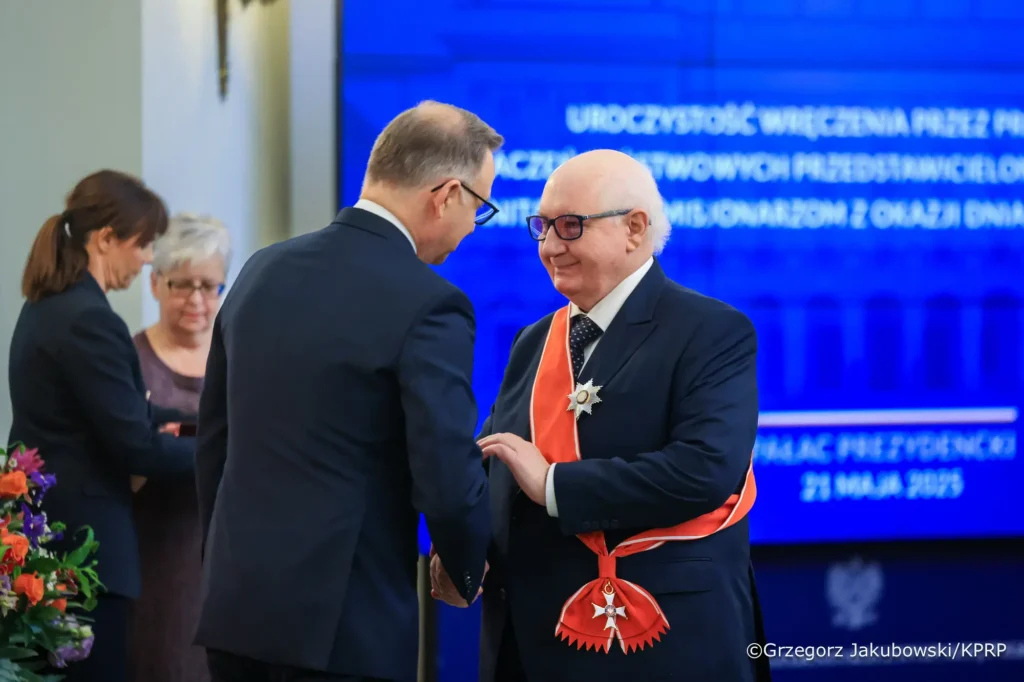 Prezydent RP wręcza odznaczenia organizacjom humanitarnym