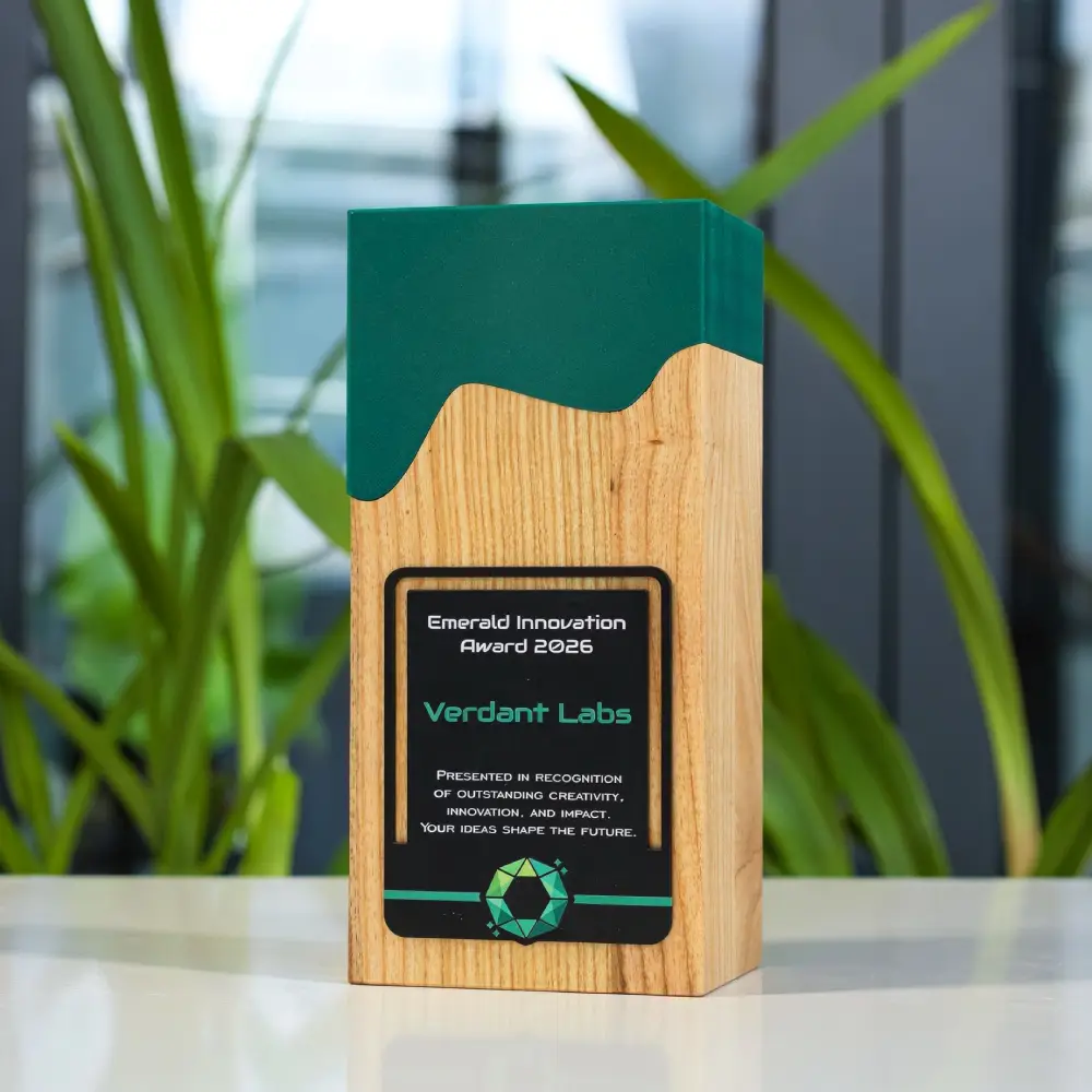 Statuetka Emerald Innovation Award 2026